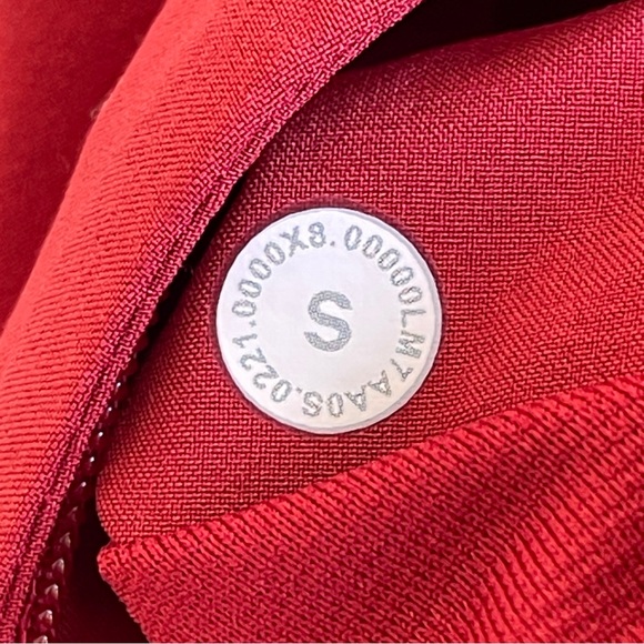 Lululemon T.H.E. Linerless Red Drawstring Athletic Shorts Size S - Picture 8 of 8